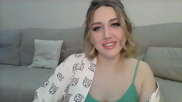 VickyLove047 online show from 5, 1, 2025