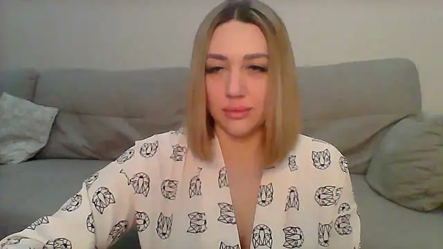 VickyLove047 online show from 18, 1, 2025