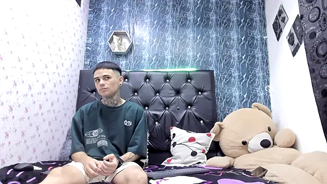 Snapshot of exotic_hot_couple chatting on 21, 2, 2026 exotic hot couple online show from 21, 2, 2026