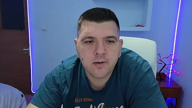 Snapshot of JasonJacks chatting on 8, 10, 2025 JasonJacks online show from 8, 10, 2025