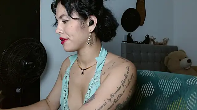 Snapshot of Sexy_Lia_ chatting on 15, 4, 2026 Sexy Lia online show from 15, 4, 2026