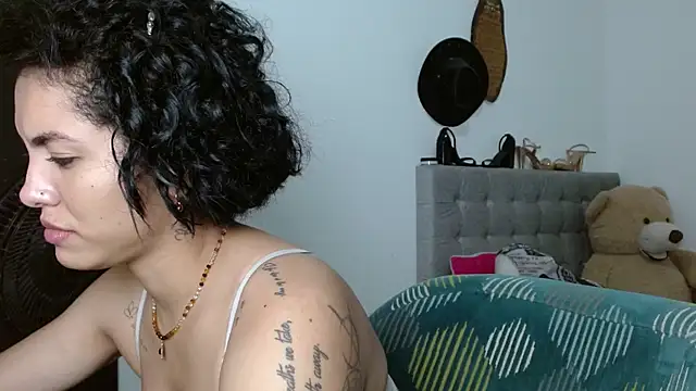 Snapshot of Sexy_Lia_ chatting on 5, 5, 2026 Sexy Lia online show from 5, 5, 2026