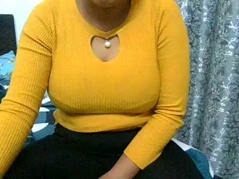 Snapshot of chavi_12 chatting on 7, 1, 2025 chavi 12 online show from 7, 1, 2025