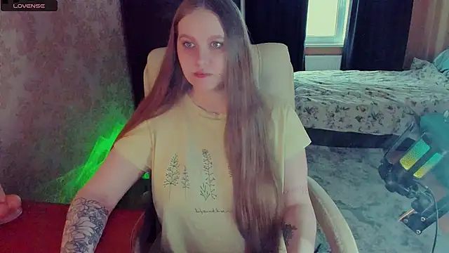 Snapshot of Alice_Dreamgirl_ chatting on 8, 2, 2025 Alice Dreamgirl online show from 8, 2, 2025