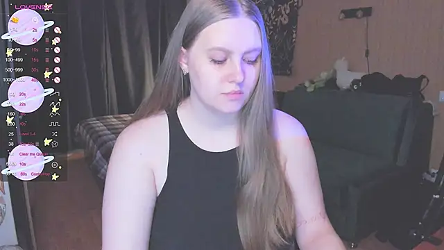 Snapshot of Alice_Dreamgirl_ chatting on 18, 10, 2025 Alice Dreamgirl online show from 18, 10, 2025