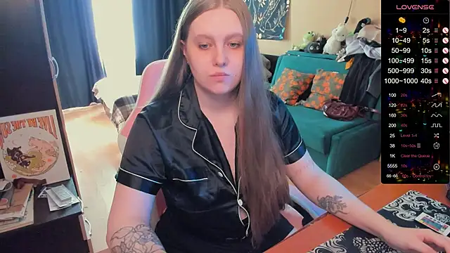 Alice Dreamgirl  online show from 6, 5, 2026