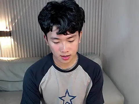 Snapshot of dangerzone0122 chatting on 5, 1, 2026 dangerzone0122 online show from 5, 1, 2026