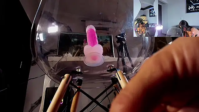 MegganLuna online show from 1, 2, 2025