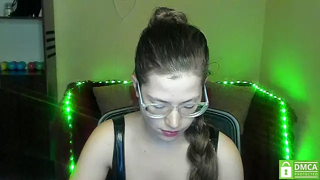 Alicia redfollow online show from 20, 1, 2025