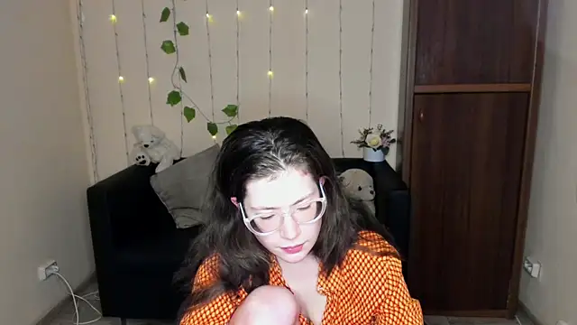 Alicia redfollow online show from 26, 1, 2025