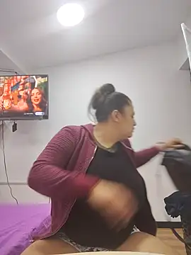 Miss balloonsmila online show from 15, 10, 2025