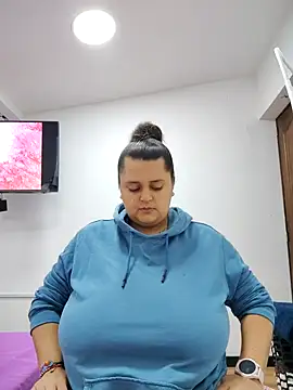 Miss balloonsmila online show from 23, 11, 2025