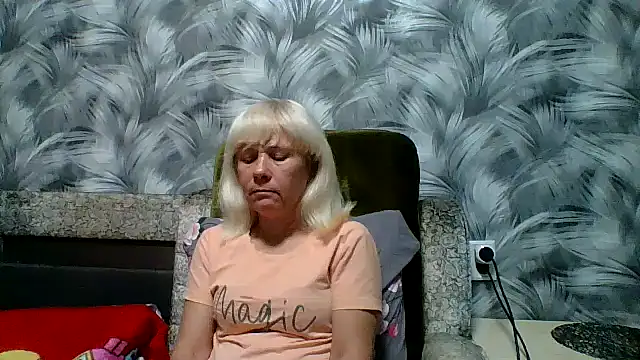 Snapshot of sakura_blonde chatting on 6, 11, 2025 sakura blonde online show from 6, 11, 2025