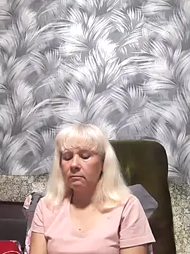 Snapshot of sakura_blonde chatting on 11, 11, 2025 sakura blonde online show from 11, 11, 2025