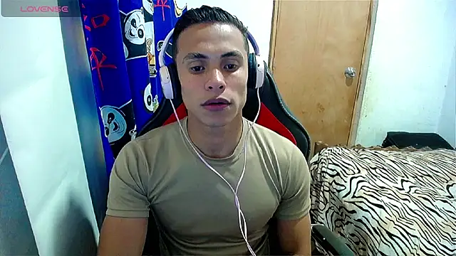 Snapshot of Willy_Mate chatting on 4, 1, 2025 Willy Mate online show from 4, 1, 2025