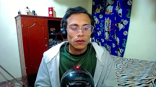 Snapshot of Willy_Mate chatting on 16, 10, 2025 Willy Mate online show from 16, 10, 2025