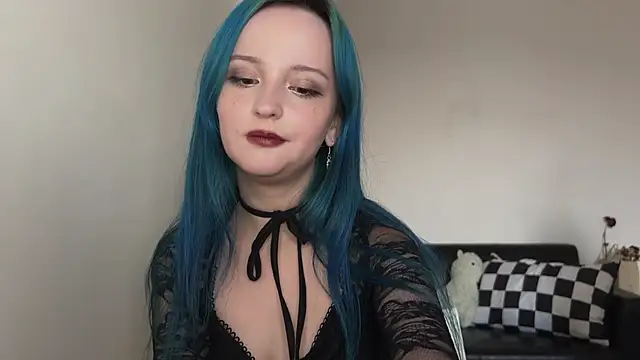 Snapshot of bumble_bee chatting on 18, 12, 2024 bumble bee online show from 18, 12, 2024