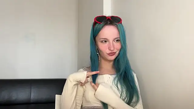 Snapshot of bumble_bee chatting on 16, 1, 2025 bumble bee online show from 16, 1, 2025