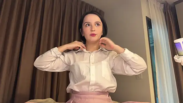 Snapshot of bumble_bee chatting on 10, 1, 2026 bumble bee online show from 10, 1, 2026