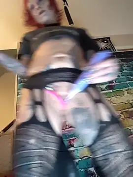 Snapshot of MommyMisfit chatting on 14, 12, 2025 MommyMisfit online show from 14, 12, 2025