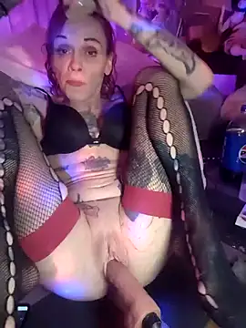 Snapshot of MommyMisfit chatting on 3, 2, 2026 MommyMisfit online show from 3, 2, 2026