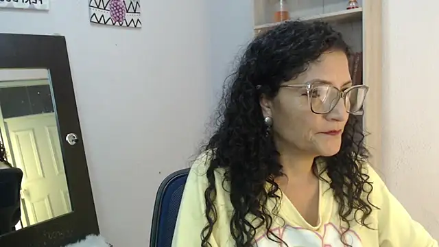 arianna ros3 online show from 5, 1, 2025