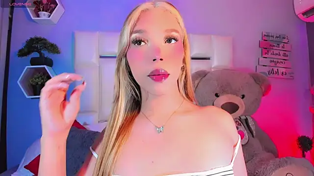 Snapshot of Aileen_18 chatting on 21, 9, 2025 Aileen 18 online show from 21, 9, 2025