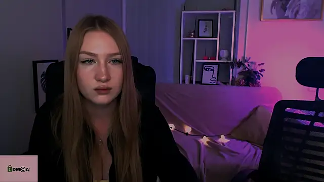 Snapshot of playful_sophie chatting on 8, 1, 2025 playful sophie online show from 8, 1, 2025