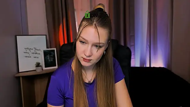 Snapshot of playful_sophie chatting on 30, 1, 2025 playful sophie online show from 30, 1, 2025