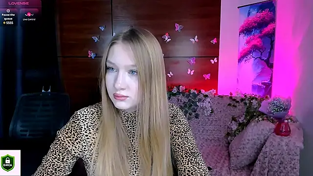 Snapshot of playful_sophie chatting on 2, 2, 2025 playful sophie online show from 2, 2, 2025