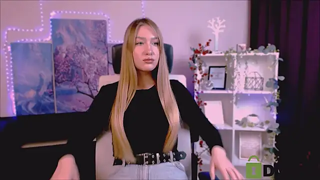 Snapshot of playful_sophie chatting on 19, 2, 2025 playful sophie online show from 19, 2, 2025