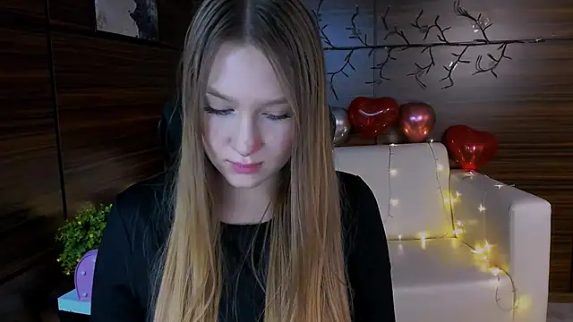 Snapshot of playful_sophie chatting on 4, 3, 2025 playful sophie online show from 4, 3, 2025