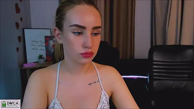 Snapshot of playful_sophie chatting on 18, 3, 2025 playful sophie online show from 18, 3, 2025