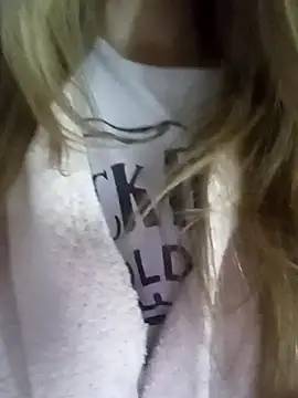 Snapshot of KattyLuuu chatting on 29, 3, 2026 KattyLuuu online show from 29, 3, 2026