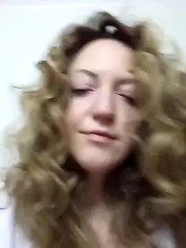 Snapshot of KattyLuuu chatting on 1, 4, 2026 KattyLuuu online show from 1, 4, 2026