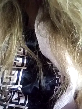 Snapshot of KattyLuuu chatting on 3, 4, 2026 KattyLuuu online show from 3, 4, 2026