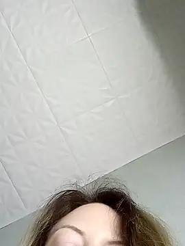 Snapshot of KattyLuuu chatting on 9, 4, 2026 KattyLuuu online show from 9, 4, 2026