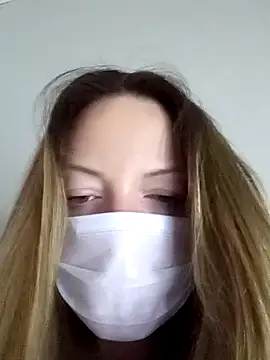 Snapshot of KattyLuuu chatting on 11, 4, 2026 KattyLuuu online show from 11, 4, 2026