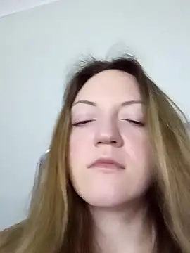 Snapshot of KattyLuuu chatting on 15, 4, 2026 KattyLuuu online show from 15, 4, 2026