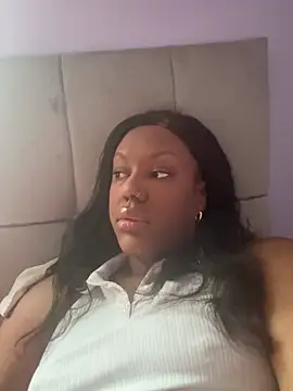 Snapshot of LavenderBuxton chatting on 28, 12, 2024 LavenderBuxton online show from 28, 12, 2024