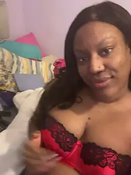 Snapshot of LavenderBuxton chatting on 4, 1, 2025 LavenderBuxton online show from 4, 1, 2025