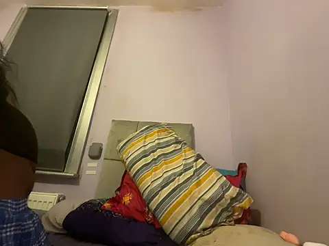 Snapshot of LavenderBuxton chatting on 7, 1, 2025 LavenderBuxton online show from 7, 1, 2025