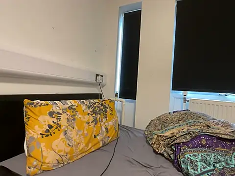 Snapshot of LavenderBuxton chatting on 4, 2, 2025 LavenderBuxton online show from 4, 2, 2025