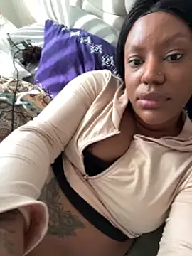 Snapshot of LavenderBuxton chatting on 11, 3, 2026 LavenderBuxton online show from 11, 3, 2026