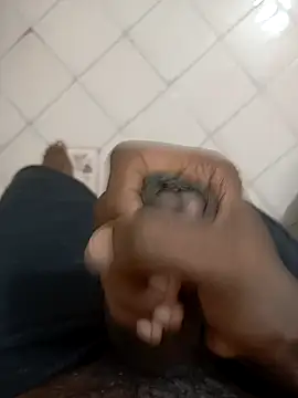 Snapshot of tharu111111 chatting on 15, 10, 2025 tharu111111 online show from 15, 10, 2025