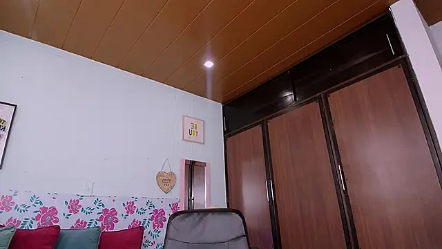 Snapshot of GabbyHills chatting on 23, 12, 2024 GabbyHills online show from 23, 12, 2024