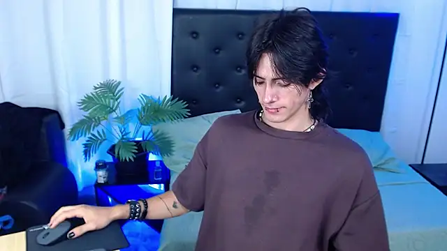 Snapshot of andreey50 chatting on 22, 11, 2025 andreey50 online show from 22, 11, 2025