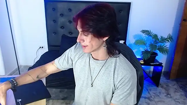 Snapshot of andreey50 chatting on 3, 12, 2025 andreey50 online show from 3, 12, 2025