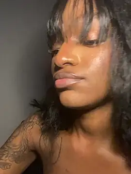 Snapshot of Zizi-campbel chatting on 2, 2, 2025 Zizi-campbel online show from 2, 2, 2025