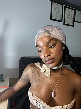 Snapshot of Zizi-campbel chatting on 8, 3, 2025 Zizi-campbel online show from 8, 3, 2025